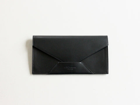 封筒型長財布“Encase”