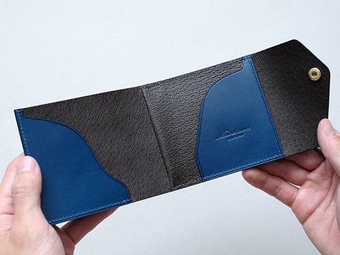 Slim bi-fold wallet "Carriage"