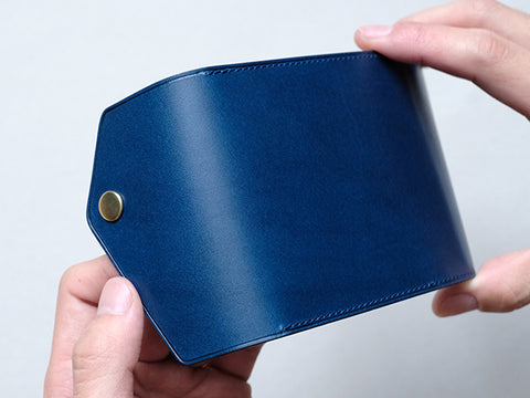 Slim bi-fold wallet "Carriage"