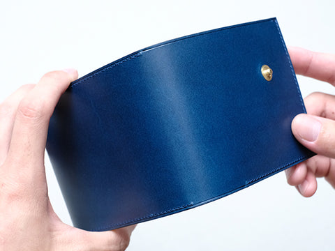 Slim bi-fold wallet "Carriage"