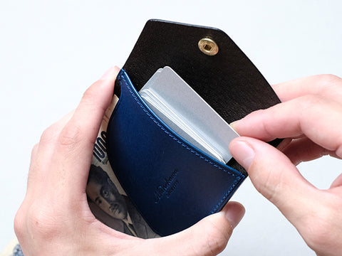 Slim bi-fold wallet "Carriage"