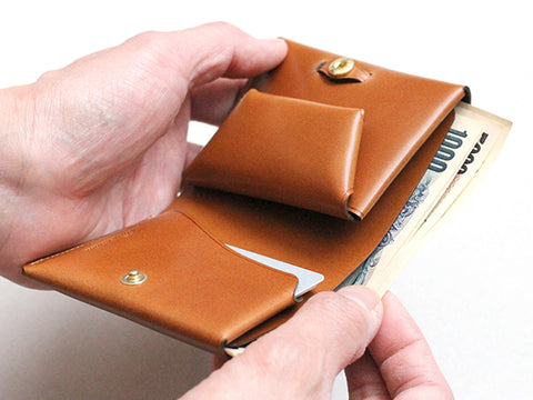 Bi-fold mini wallet "Enfold Coin" (without strap)